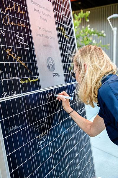 Petro signs a solar panel
