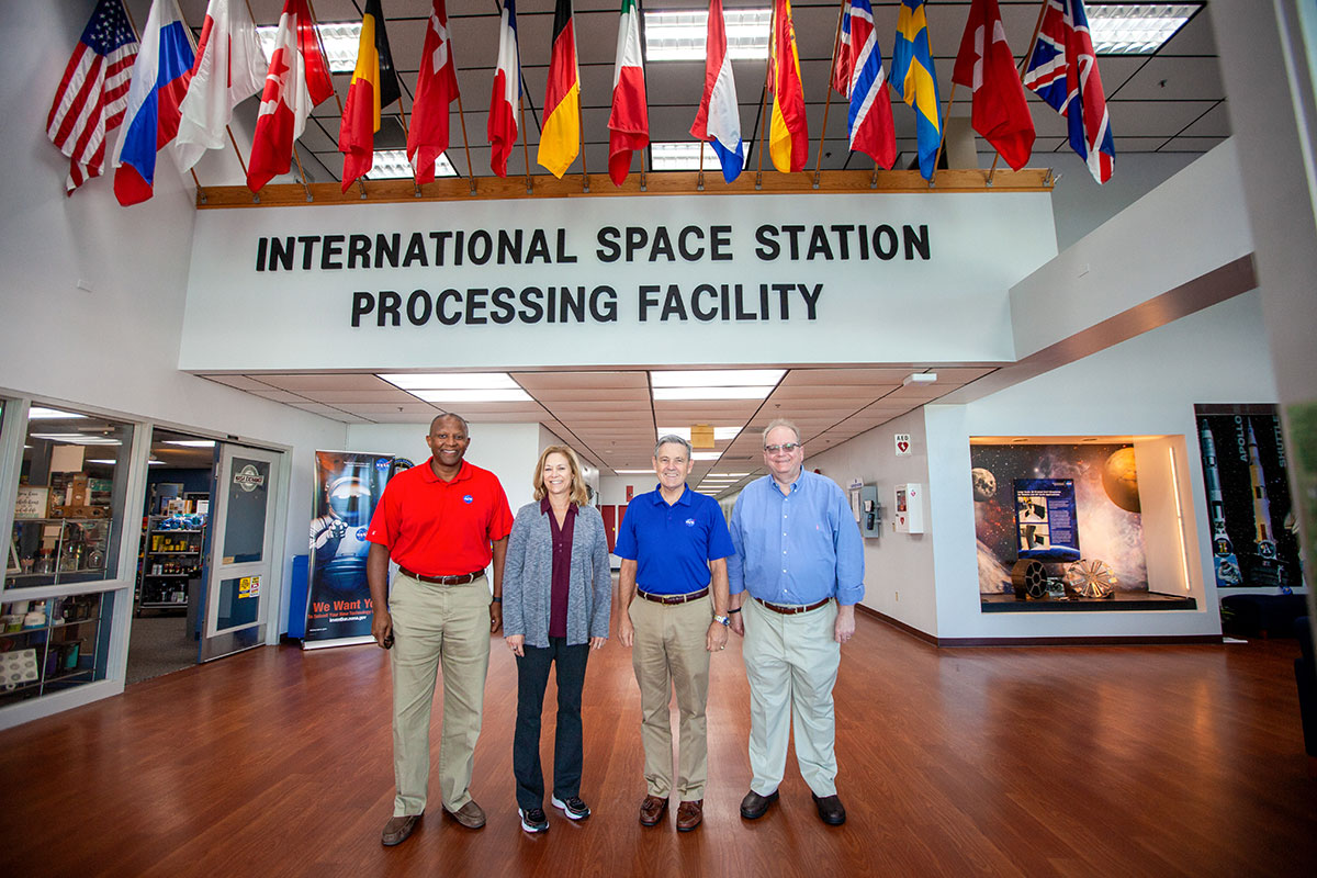 Leaders with the Kennedy Space Center and Sierra Nevada Corp. 