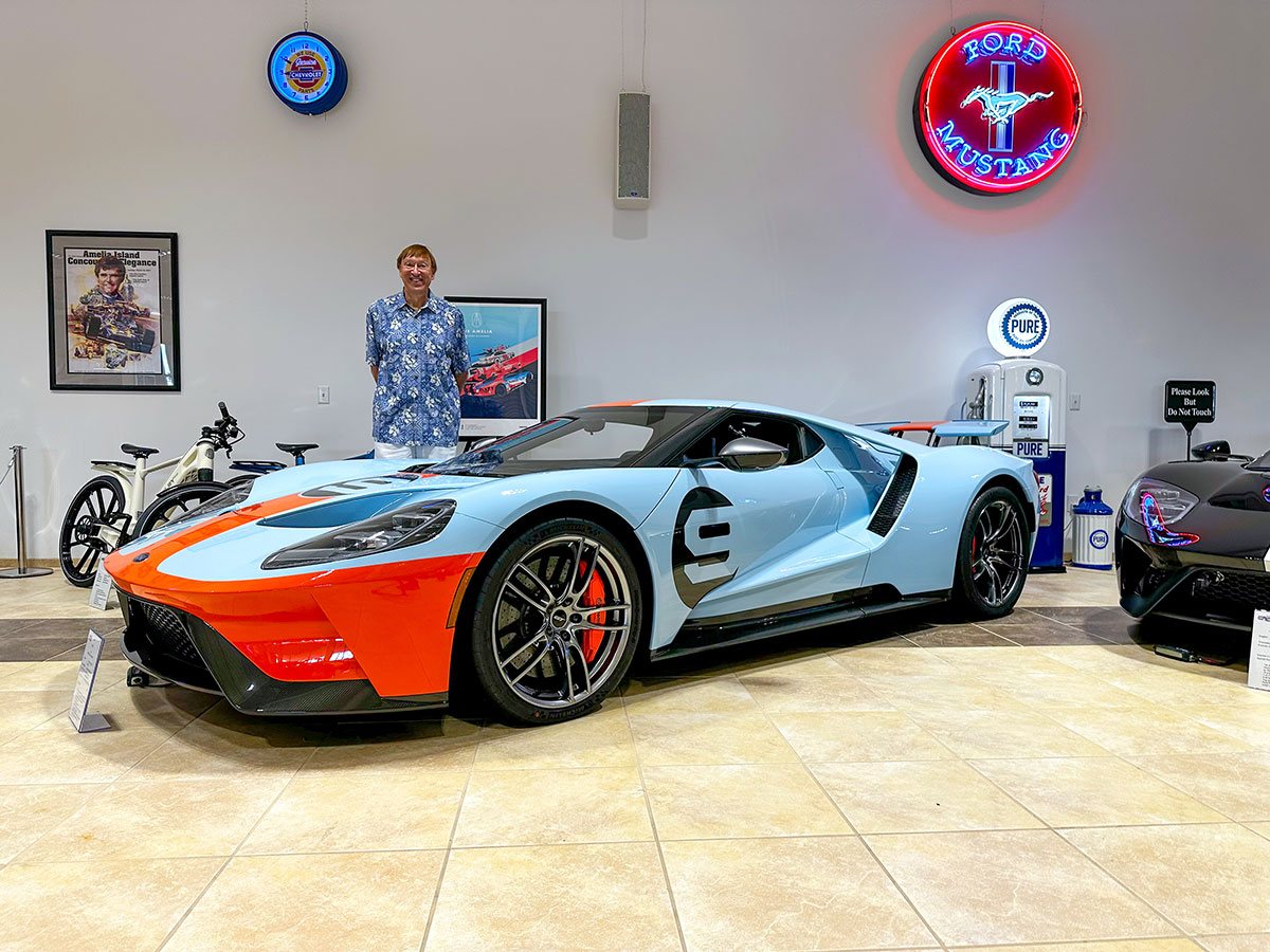 68 Heritage Edition blue-and orange 2019 Ford GT
